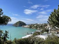 Vista su Sant'Angelo dalla terrazza del Giardino del Nonno