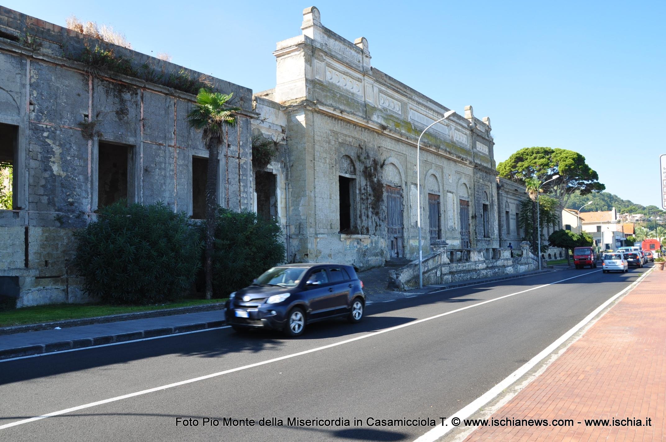 Esterni del Pio Monte della misericordia oggi