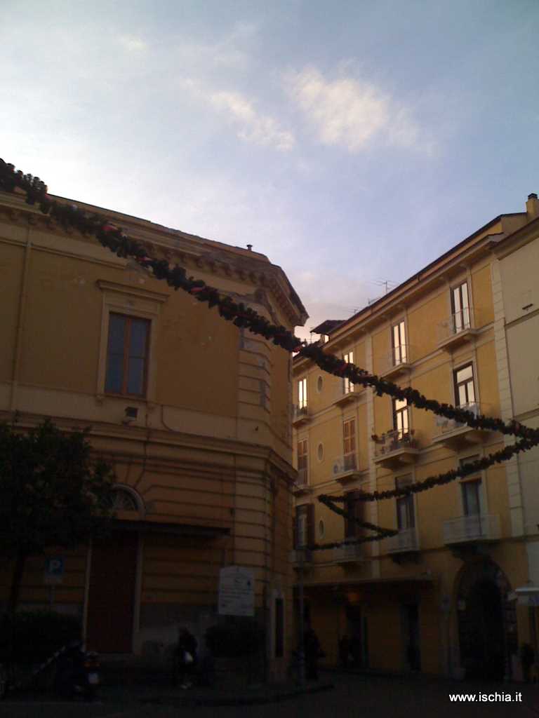 Sorrento allestimento strade per Natale